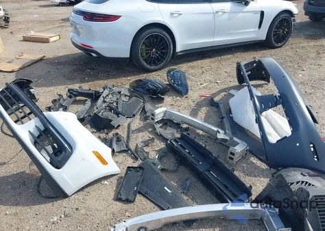 2018 Porsche Panamera E-Hybrid 4 из США, поврежденный, VIN WP0AE2A76JL127753